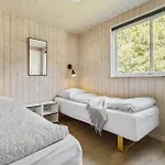 Dom wakacyjny Gorgeous In With Sauna *